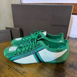 Authentic Men’s Sneaker Louis Vuitton  Size 7 /L1 1009 / Leather/Green